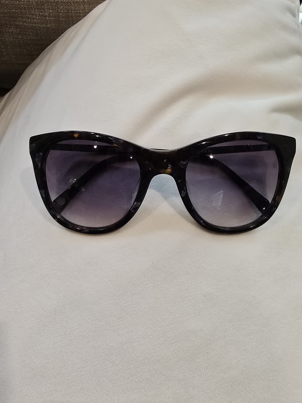 ✨Balmain Tortoiseshell Cat-Eye Sunglasses with Gradient Lenses , Excellent - Picture 5 of 11